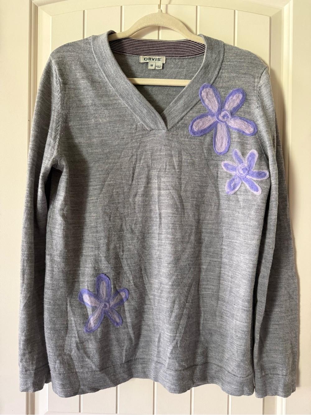 Orvis Gray V-Neck Sweater with Lavender Floral Accents 100% Merino Wool